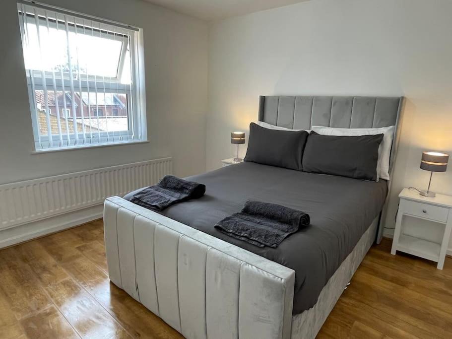 New! 4 Bedroom London House With Garden And Lawn Ngoại thất bức ảnh