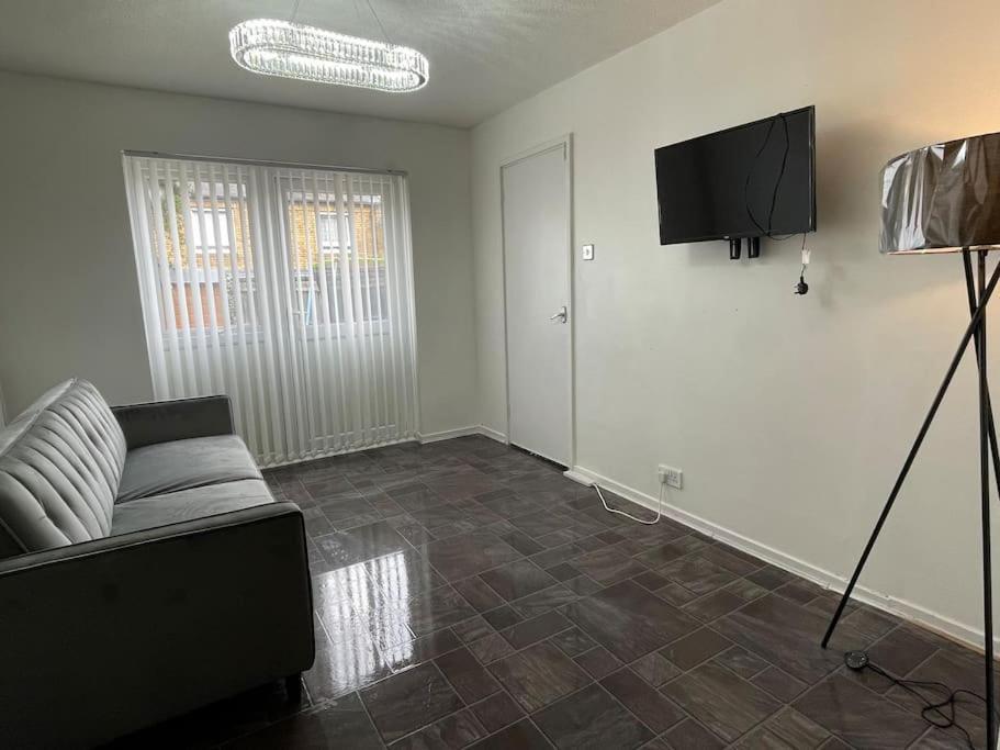 New! 4 Bedroom London House With Garden And Lawn Ngoại thất bức ảnh